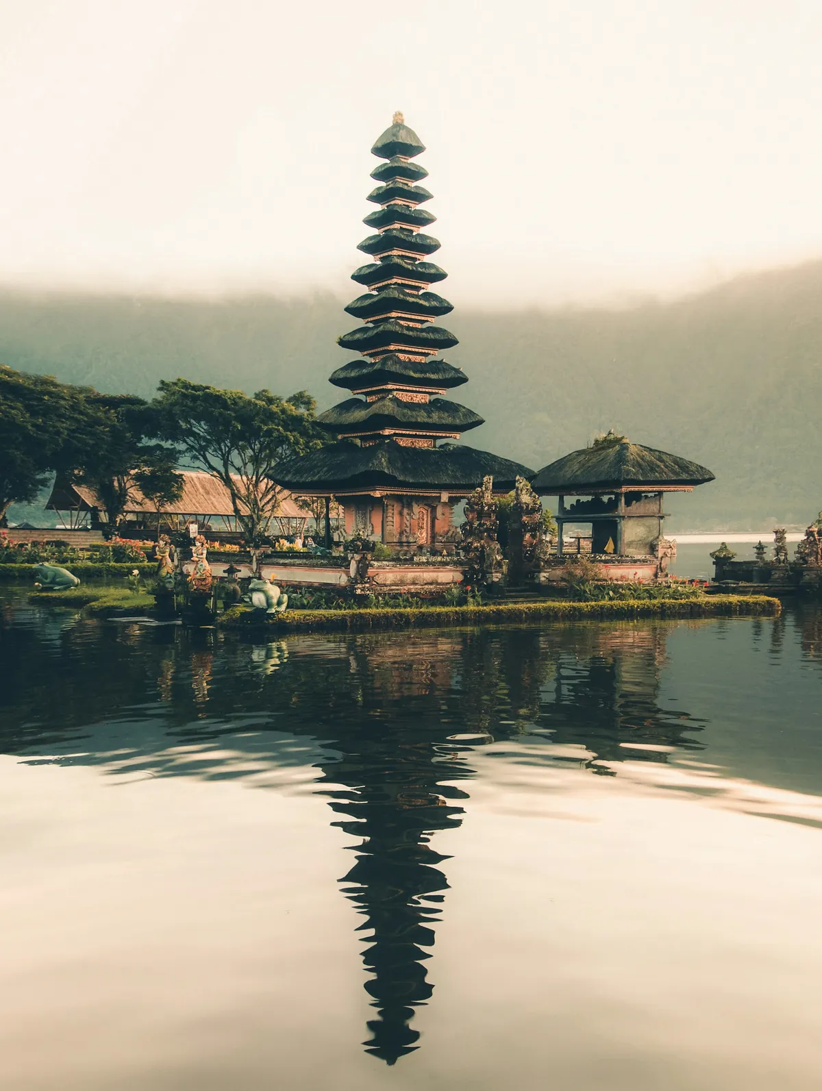 Lush Balinese temple scenery
